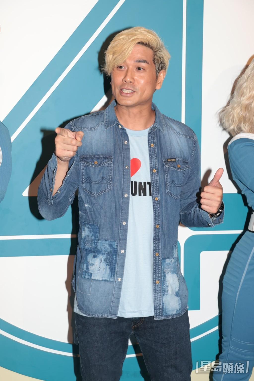 伍允龙公开恋情后首合体女友爆料先做主动双方已见家长 李蔓莹爆男友不愿同受访 | 