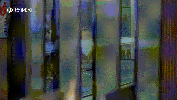 我甘愿拜倒在非总的西装裤下檀健次李亦非 