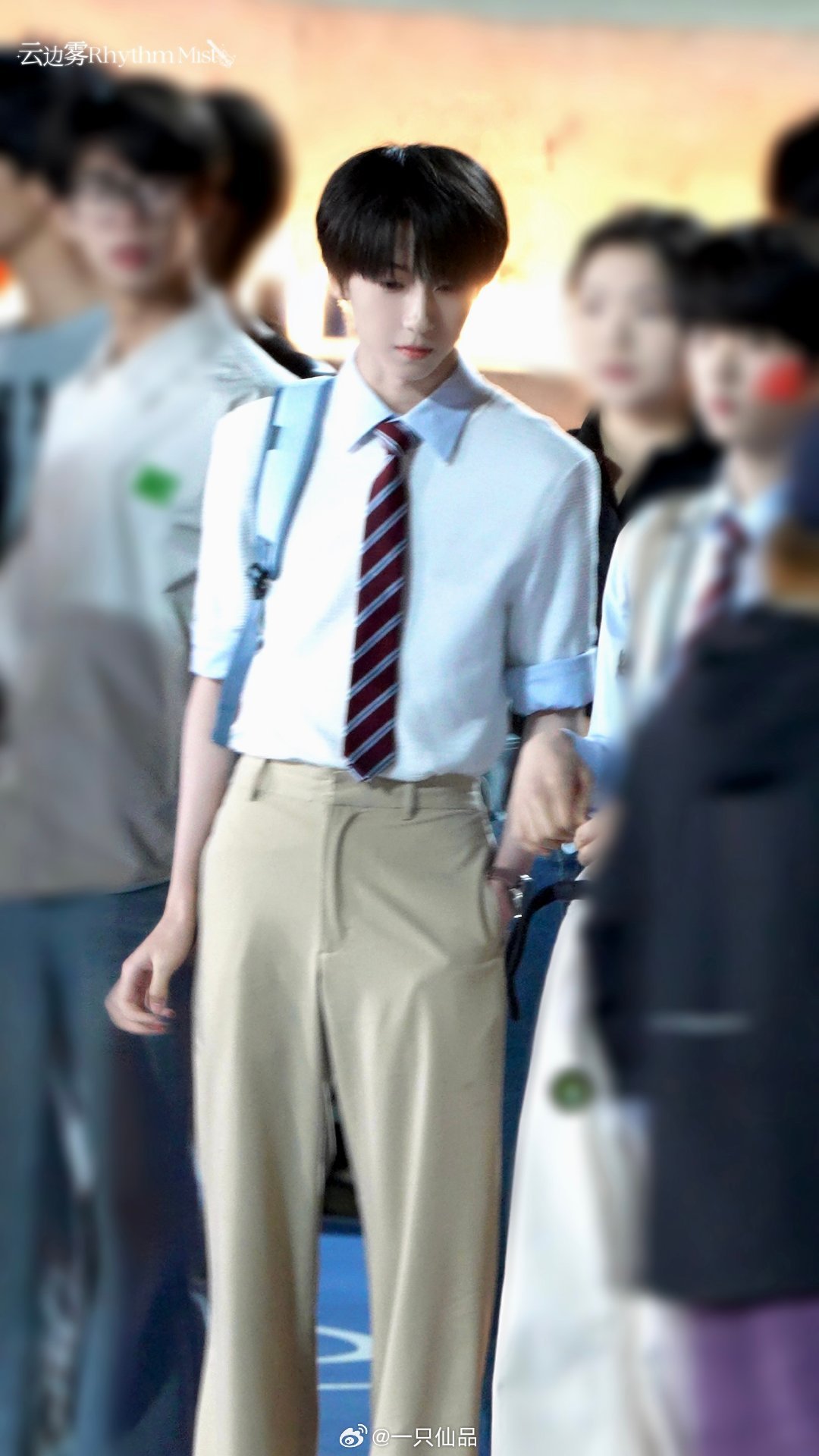 杨博文站在这里，就是人群中最耀眼的，期待周扬学长杨博文周扬杨博文我们的少年时代2