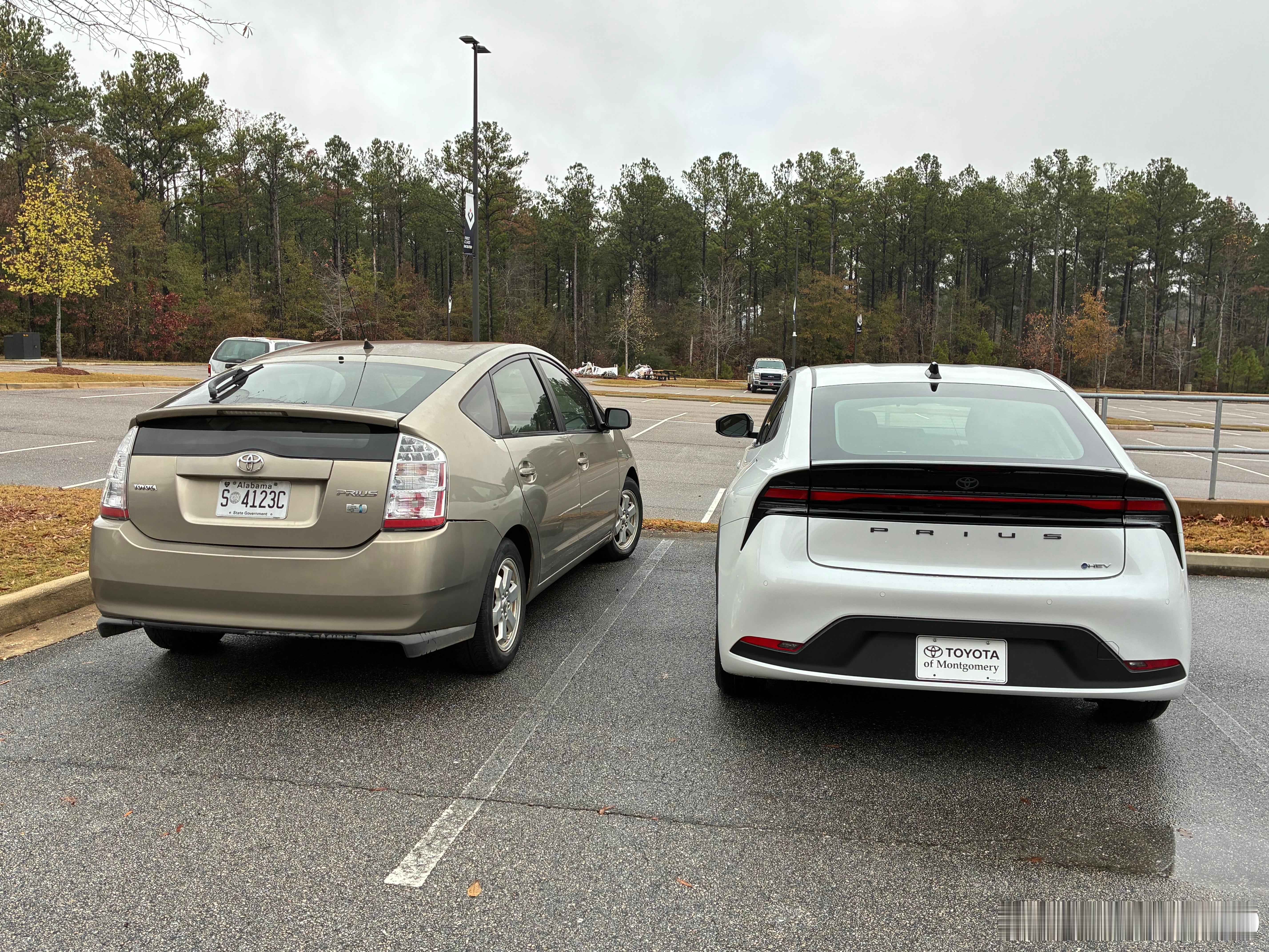 群友新提了2026款普锐斯LE做了个油耗统计4000多公里，总平均油耗4.31而