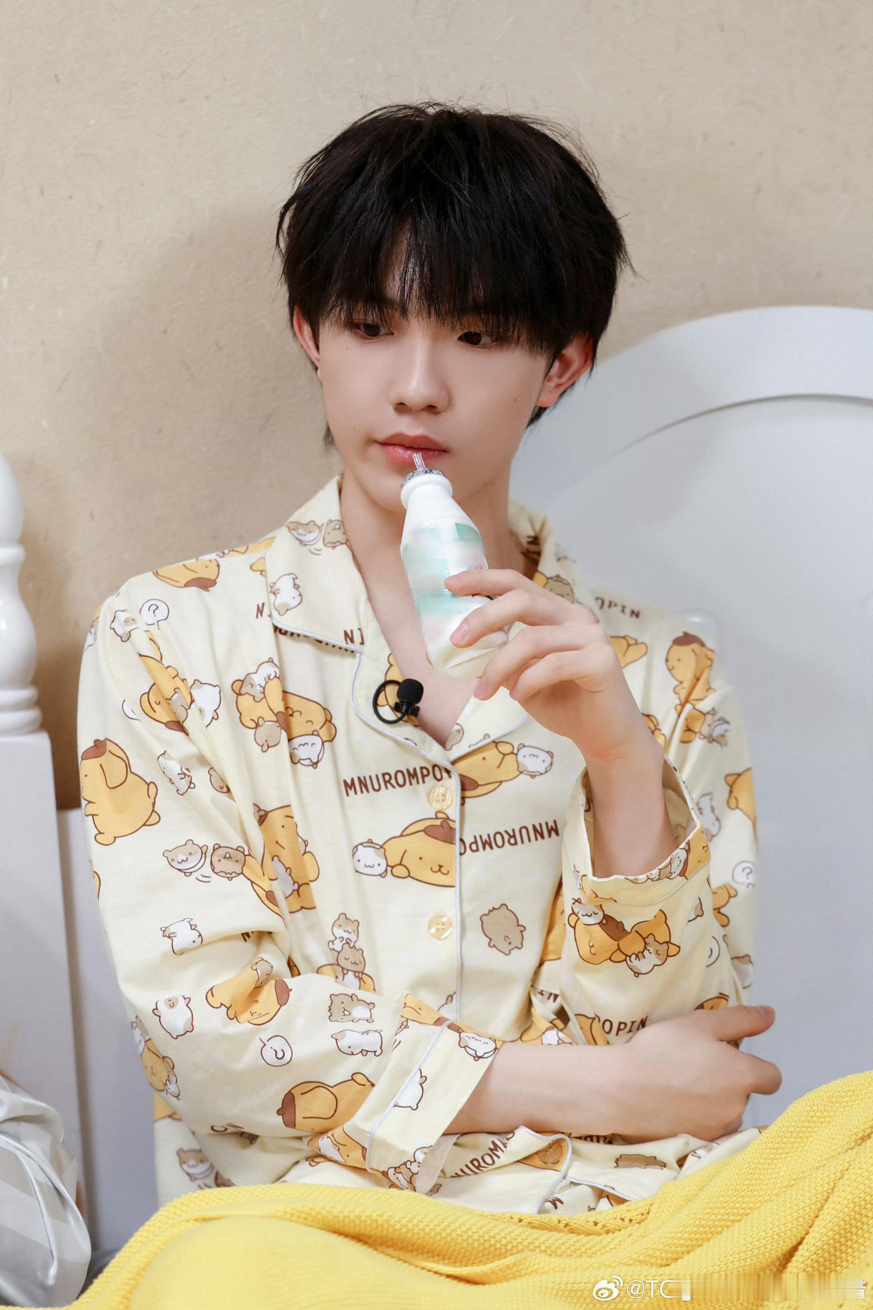 #苏新皓布丁狗睡衣#请大家不要放过这么CUTE的软萌小狗🥺🤲 ​​​