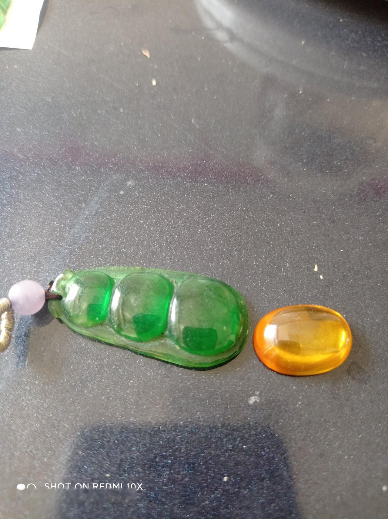 黄色蓝宝石大PK
同为金丝雀，黄色宝石光
超大黄蓝宝，帝王绿相映！