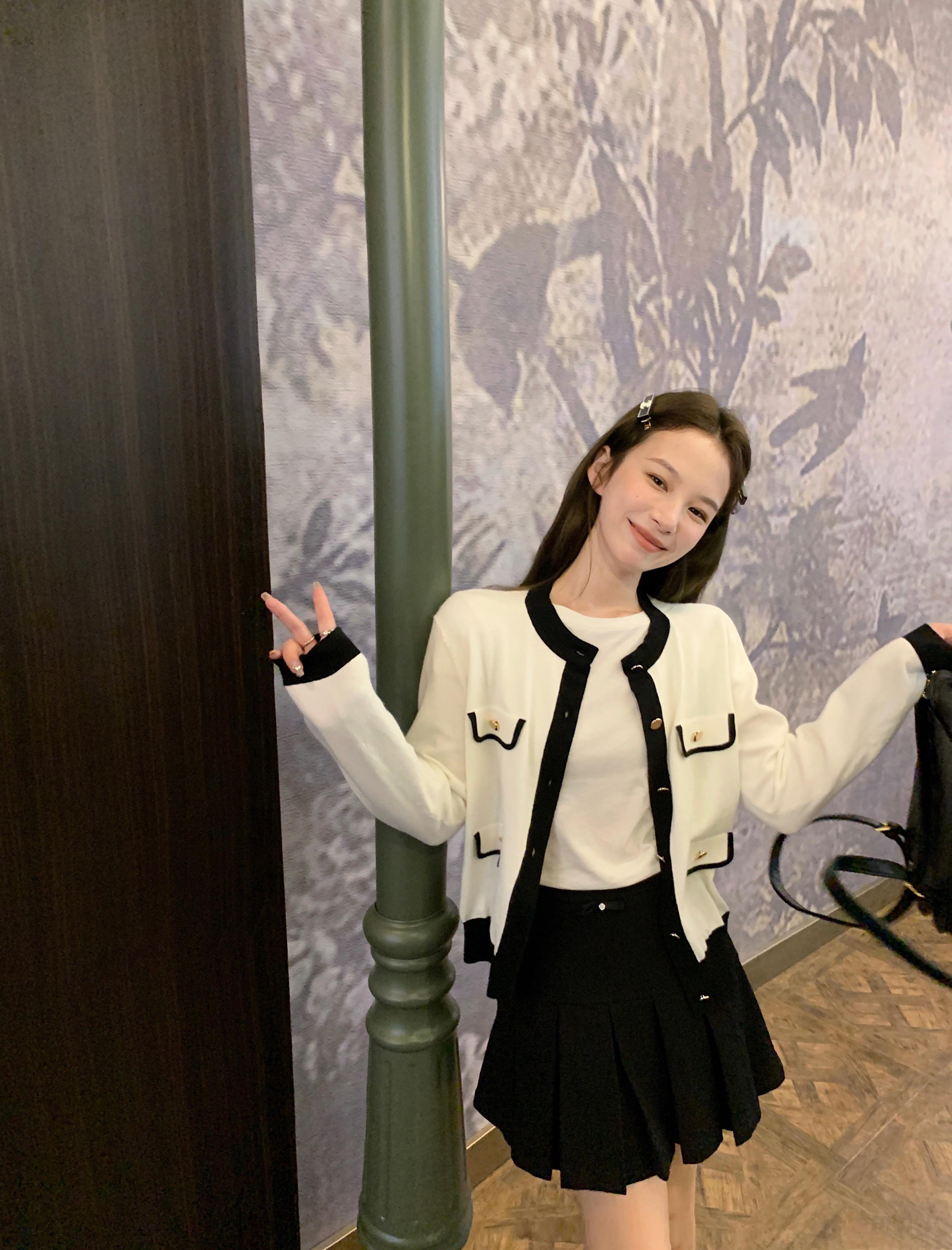 针织小香开衫🎀这个做的是柔软的 还有口袋装饰 会比较休闲日常通勤搭配牛仔裤就出