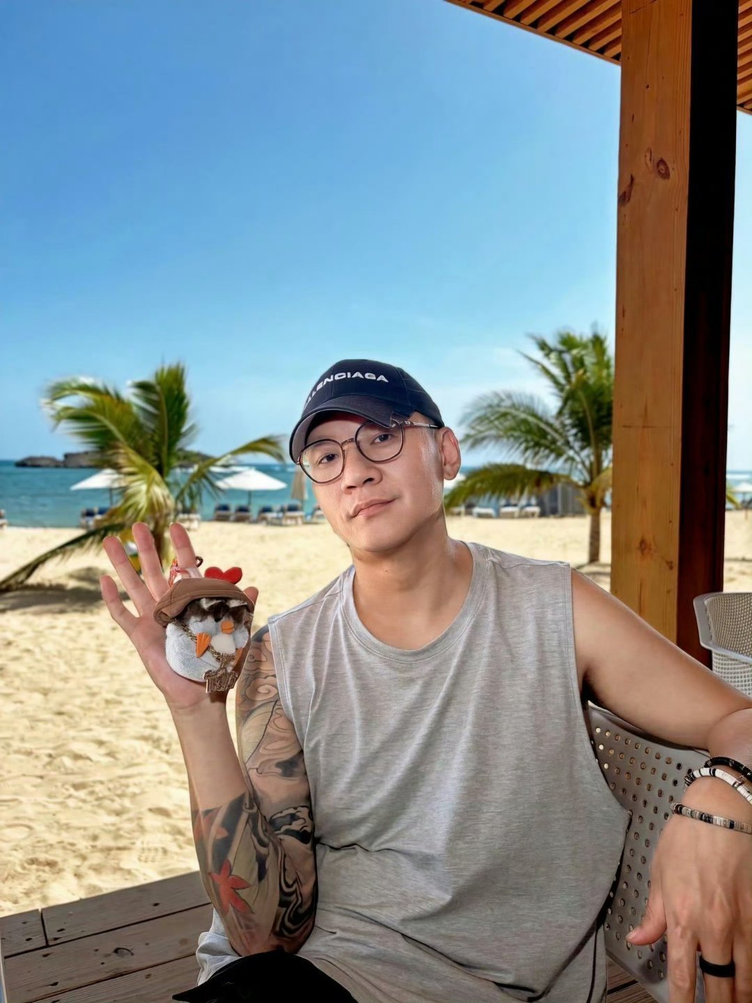车澈瘦成这样了车澈近期露面状态反差巨大。不到一年减重68斤，从前大家熟悉的综艺圈