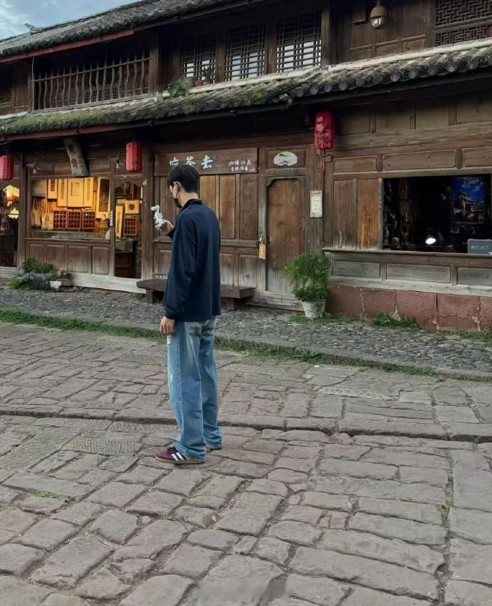 李现回沙溪古镇梦回李现谢之遥  李现重返沙溪古镇，梦回谢之遥！ 