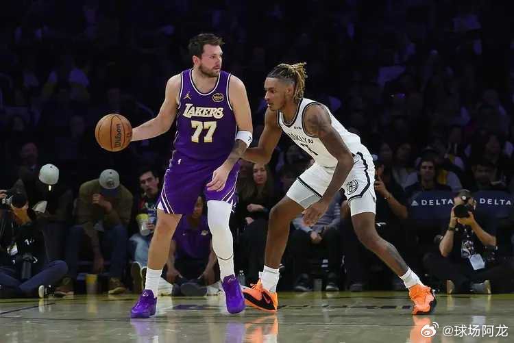 NBA常规赛继续进行，洛杉矶湖人队（48胜26负）拿到连胜。东契奇得到41分和8