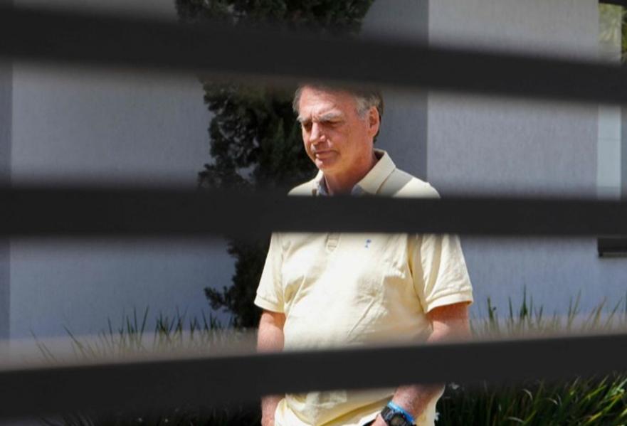 27年铁窗！巴西前总统博索纳罗入狱，曾策划暗杀卢拉+毁镣铐欲逃
 
11月25日