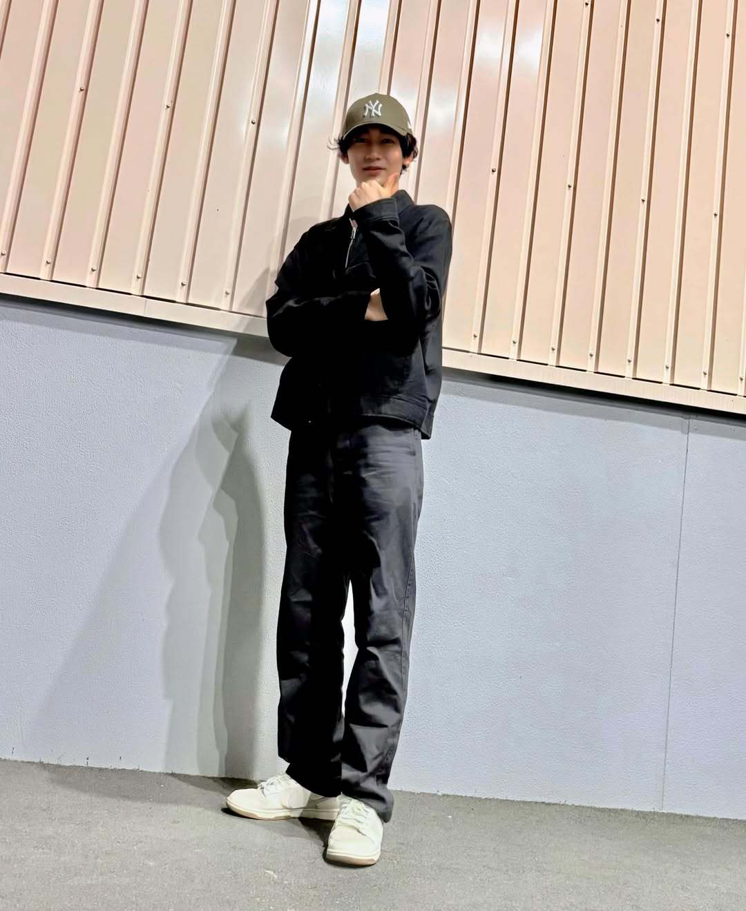 安田啓人昨日の投稿の続き街灯がない場所を抜けたら明るいところに。さて。今日は何を