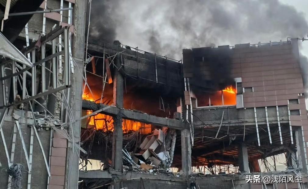 美以伊冲突已经没有底线了，更别提什么红线，现在就是既分高下，也决生死的状态了。