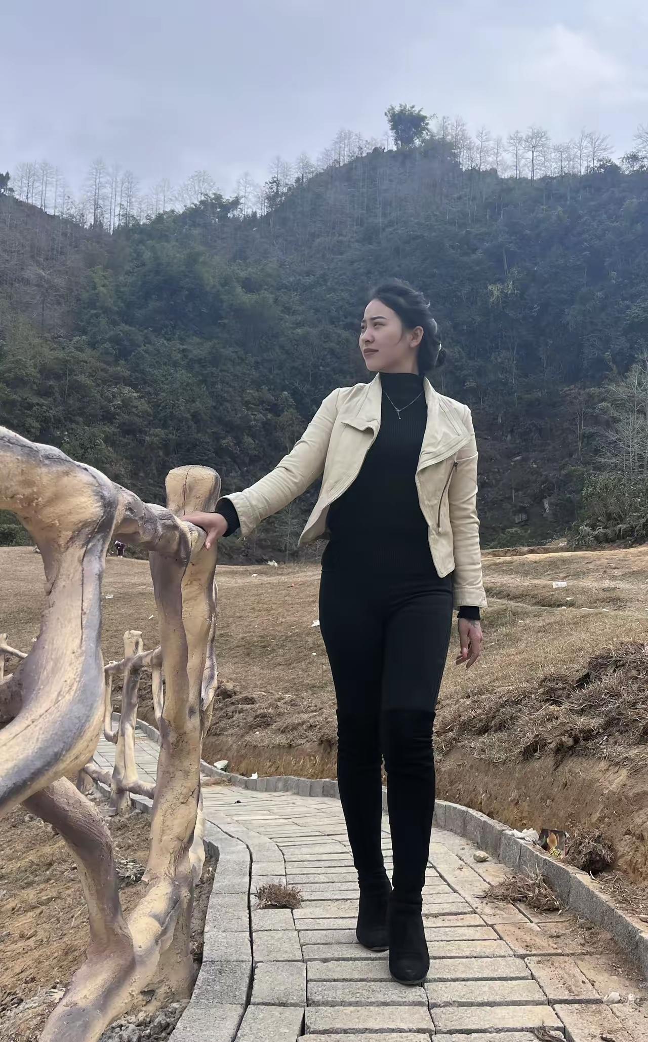 山间小径，风姿绰约。