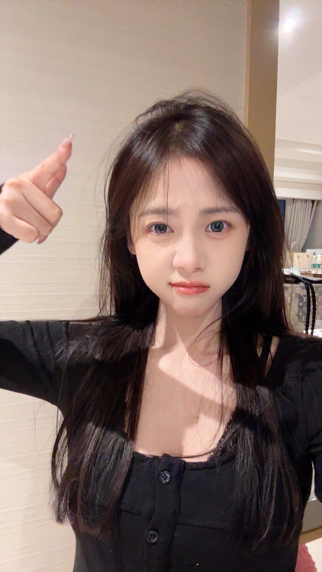 最近天天熬夜直播，脸部状态真的很容易变差！不知不觉这套闪充水乳都用一半啦，用下来