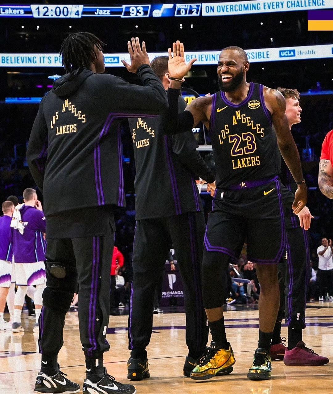 前NBA球员路易斯·威廉姆斯今天在电视节目中谈到如今的詹姆斯：
“勒布朗现在就像