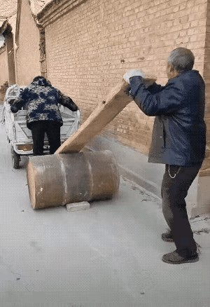 大爷还是大爷，既锻炼了身体又解决问题，实在是高！