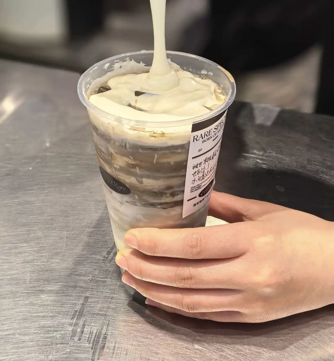 按头安利这杯“香草籽白脱焙茶”，清爽到像在