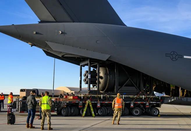 弯道超车还是空中楼阁？解析美军“太空核武库”的真实意图

美国空军近期宣布推进“
