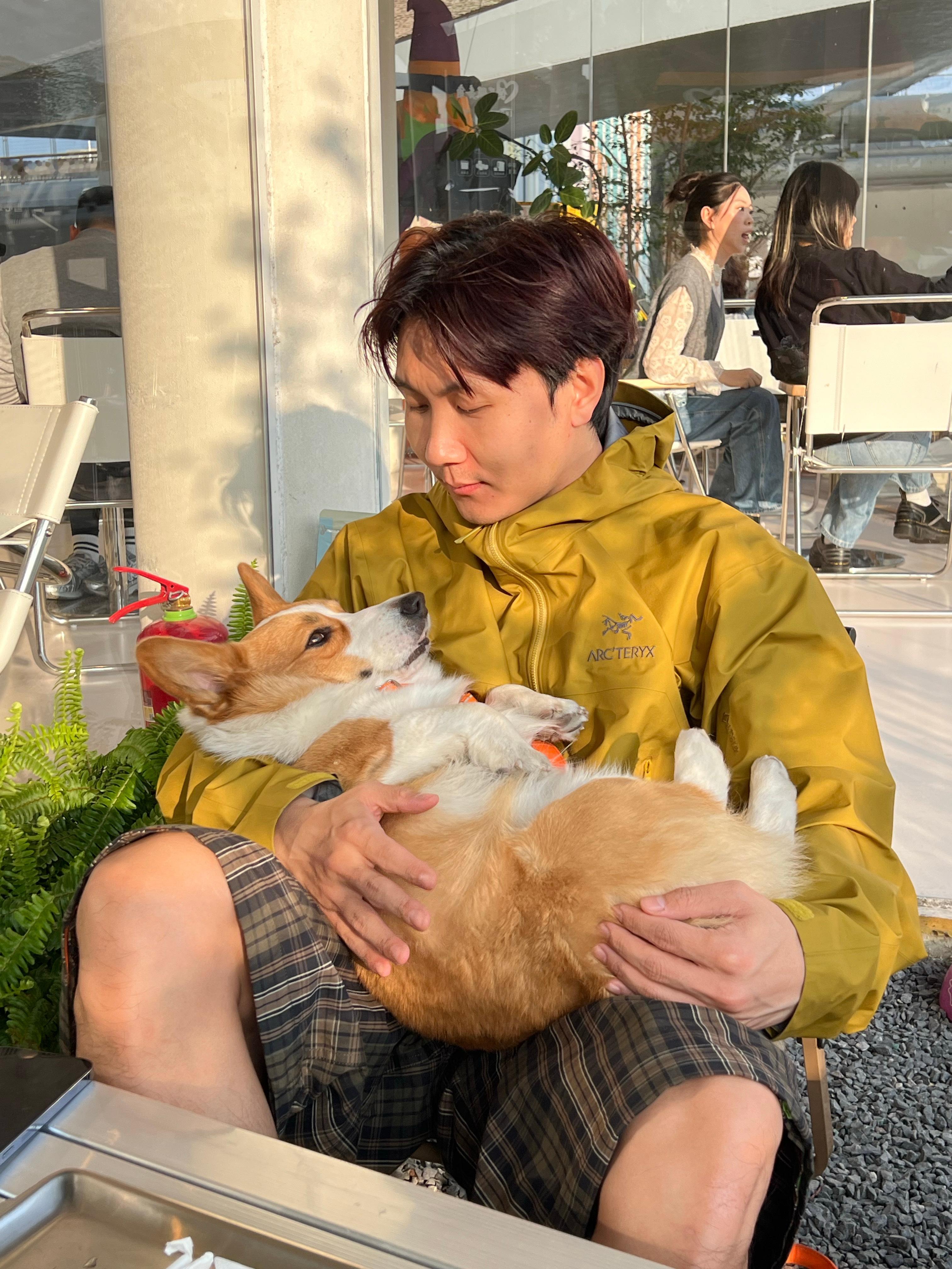 好天气适合烤面包(´∀｀)🍞🐶🍂#发现美好# ​​​