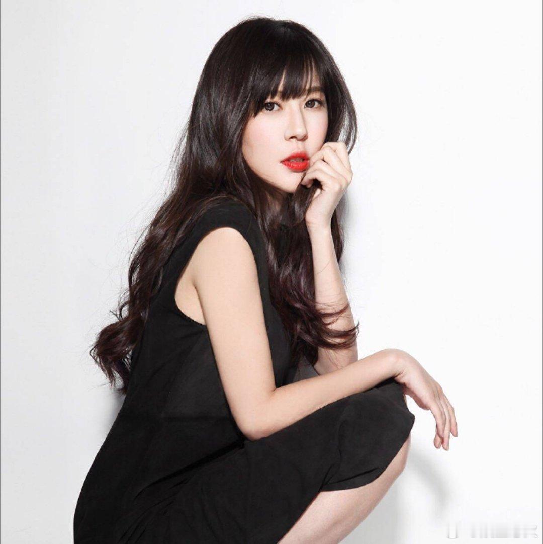 李金铭发表情回应李金铭全平台停更演员李金铭自2025年7月底起全平台停更超10个