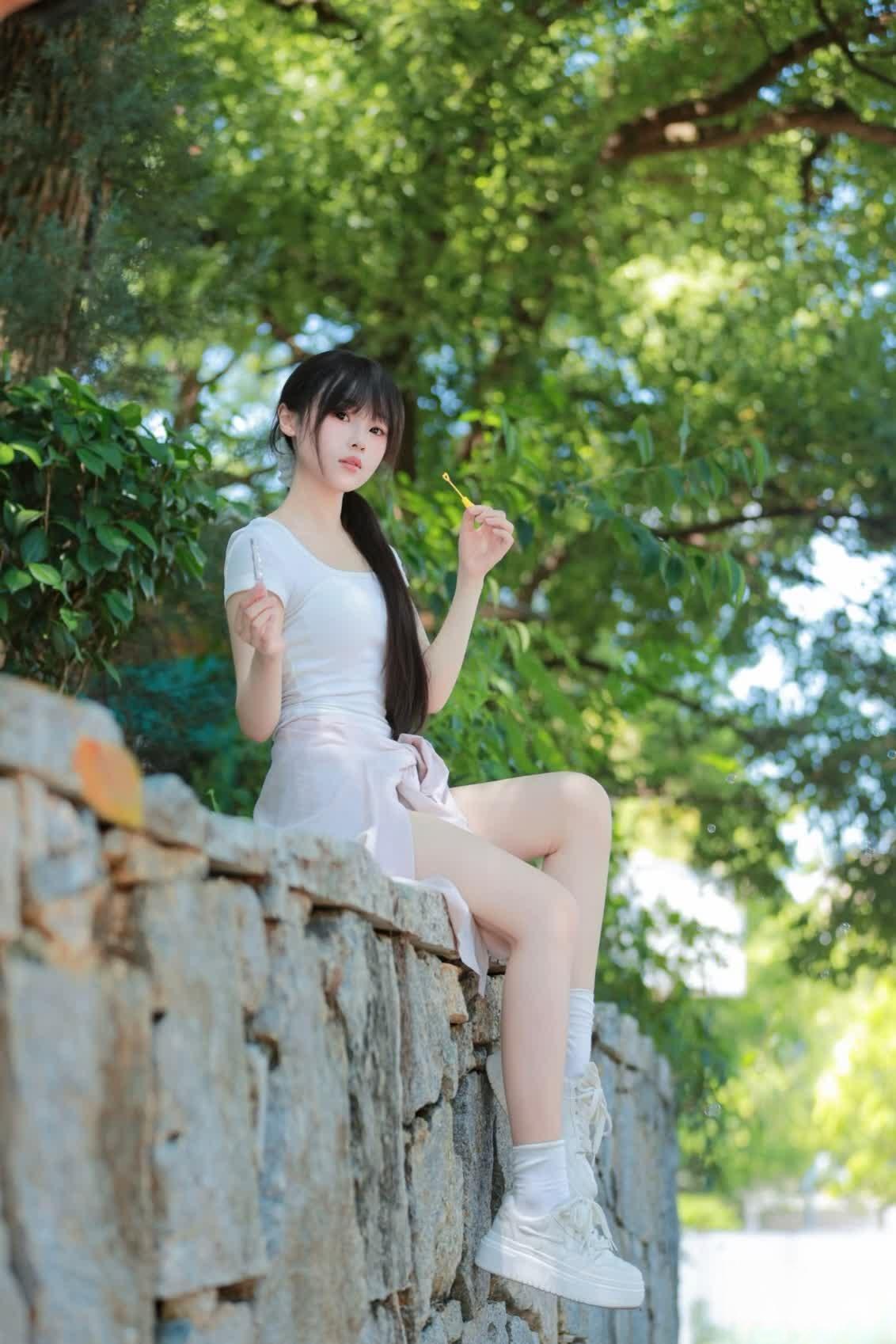 人生最好的状态不是紧握不放，而是坦然接纳，接纳所有的到来，也释怀所有的离去，天地
