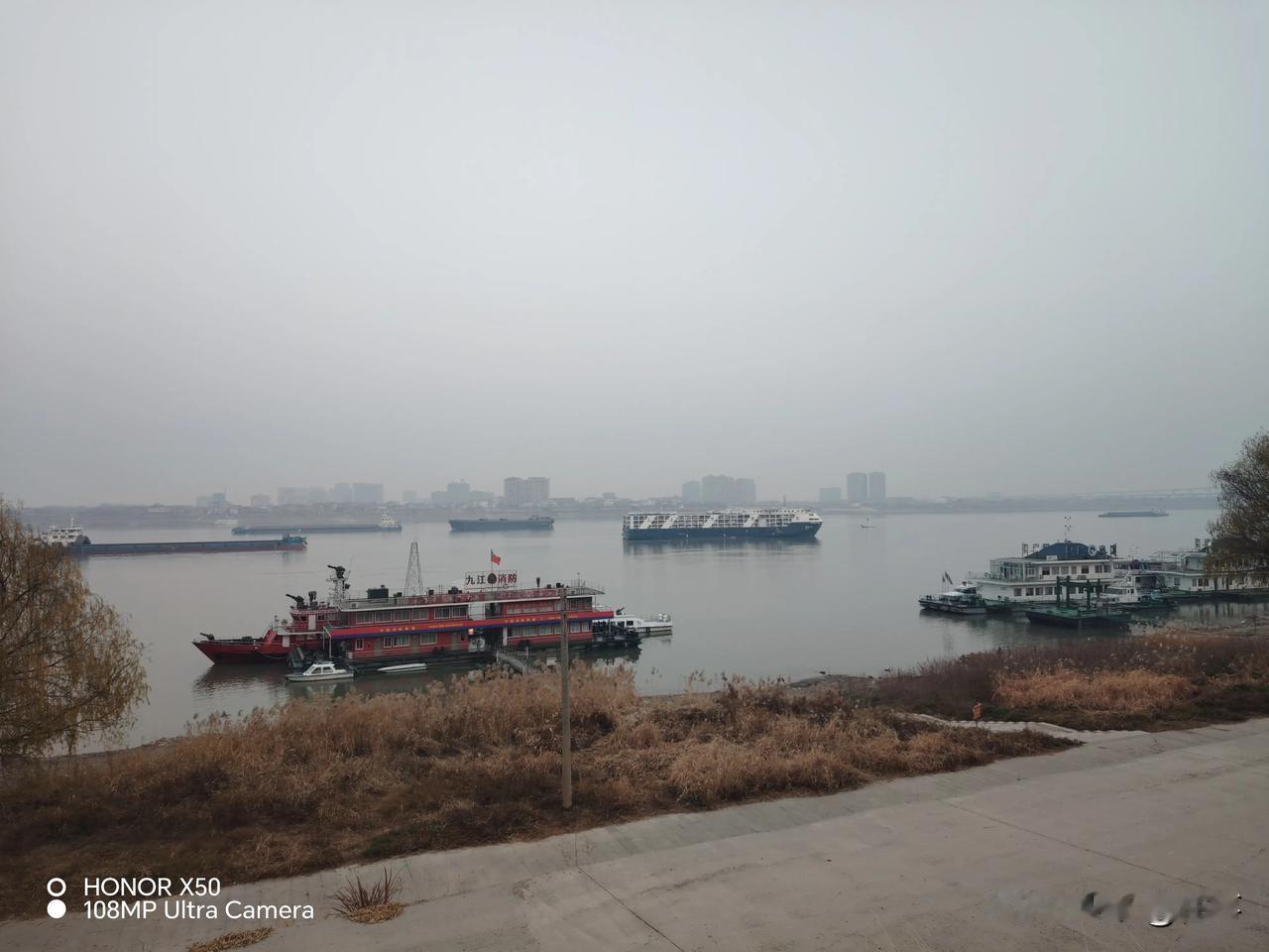 记录我的20262026年1月15日长江岸边晨练赏长江美景