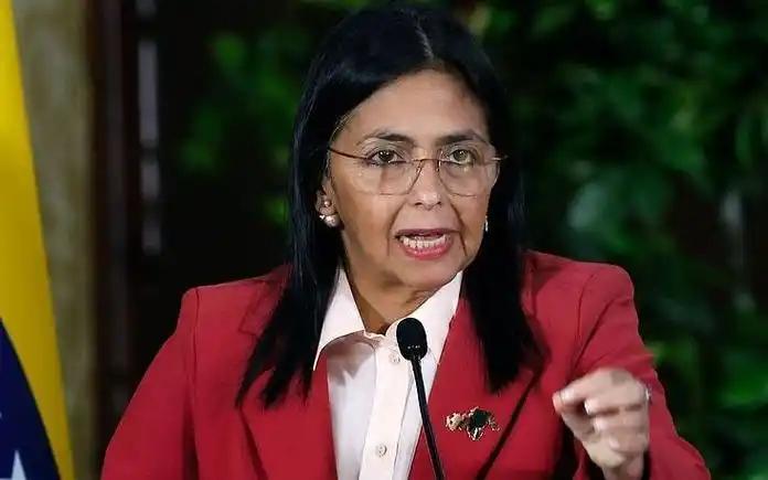 委内瑞拉罗德里格斯现身委内瑞拉国家电视台，直接驳斥了特朗普的言论。她明确表示，马