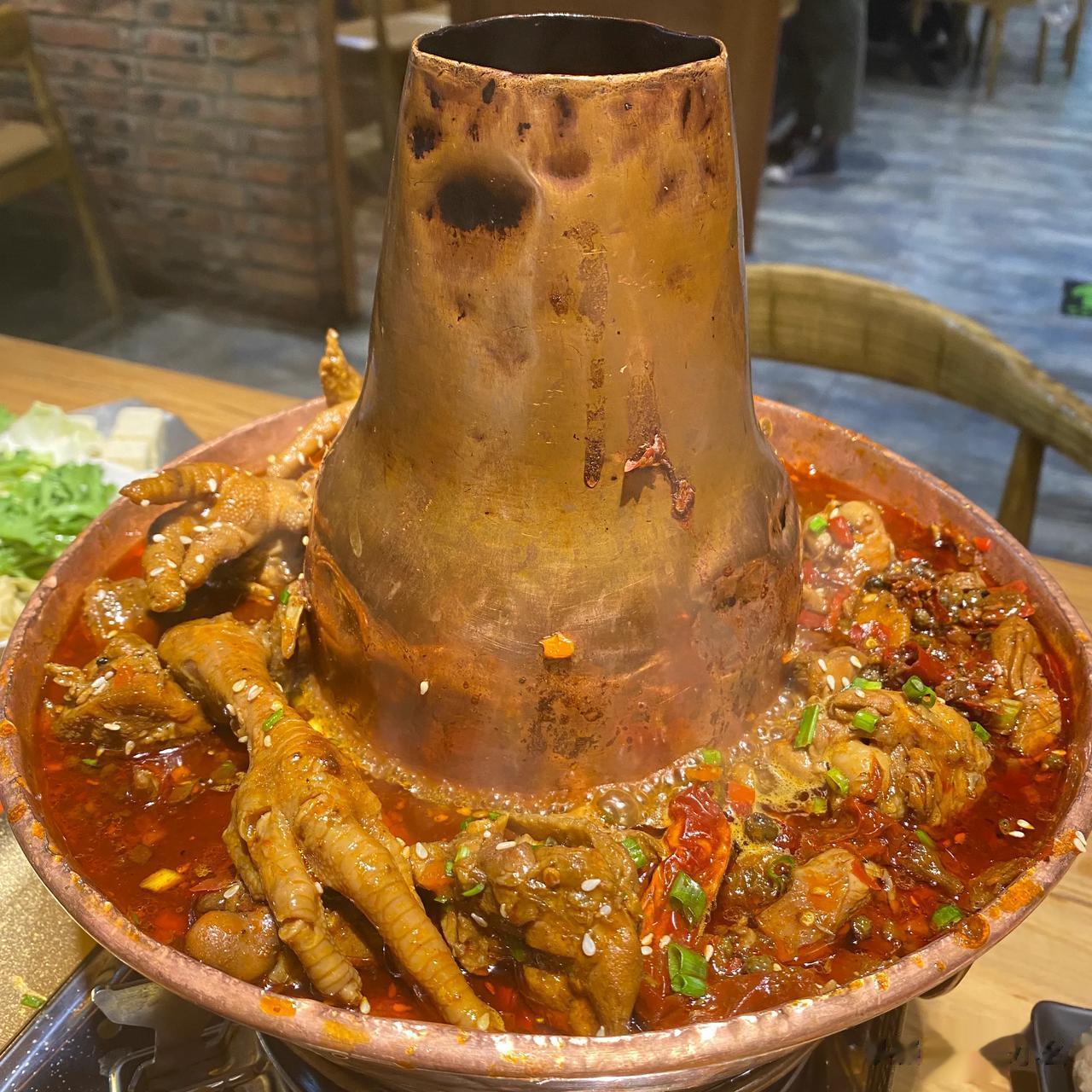 沧州地标性小吃-火锅鸡
“0317”生意不是一般火，人再多服务倒没拉下，防油围裙