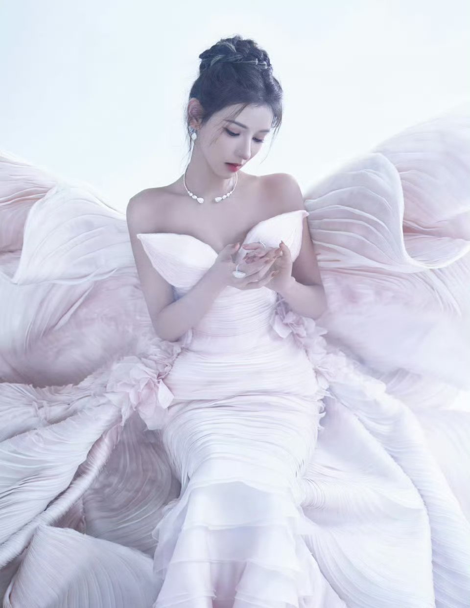 vogue直播活动艺人出图张予曦｜田曦薇 ｜周翊然｜宁艺卓 ｜古力娜扎｜张婧仪｜