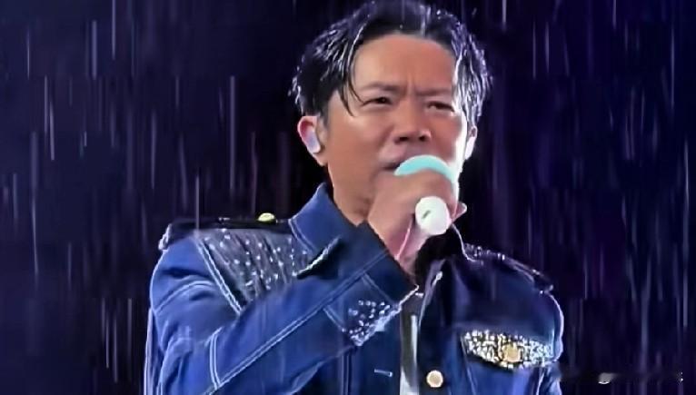 挣钱越来越难了，曾毅歌词都变多了呢！[笑哭][笑哭][笑哭]