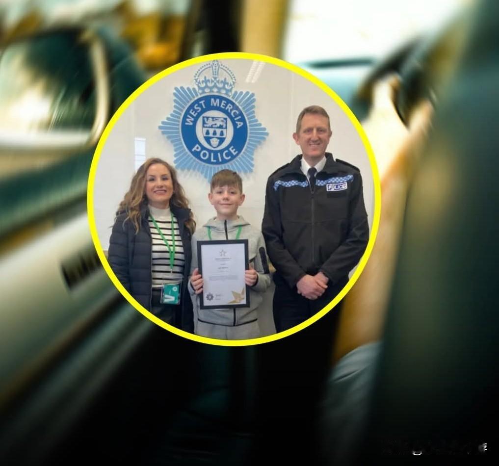 12岁的扎克·豪厄尔斯（Zac Howells）正和母亲一同出行时，母亲突发医疗