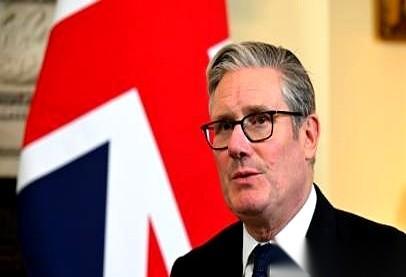 以前捂着眼睛不看，后来捂着耳朵不听。
现在，英国首相过来转了一圈，回去说了句大实