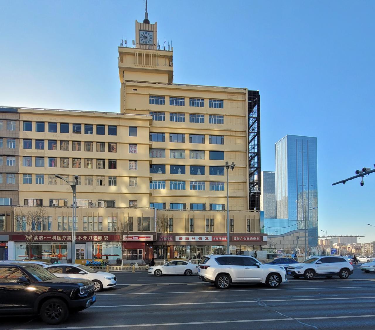 第5次到呼和浩特：就喜欢它进步不大的样子。

我第一次从北京到呼和浩特，是二十多