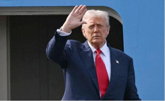 特朗普是不得已才访华？美国人已发现：美国正走向对华战争的败局
 
麻烦看官老爷们