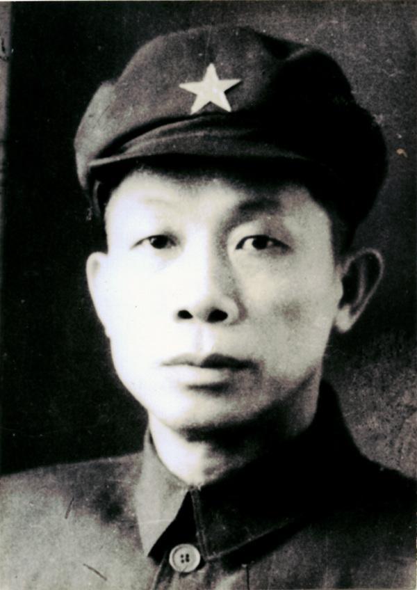 73年冯白驹去世，周总理：追悼会规格要高，讣告要在人民日报头版
 
1973年7