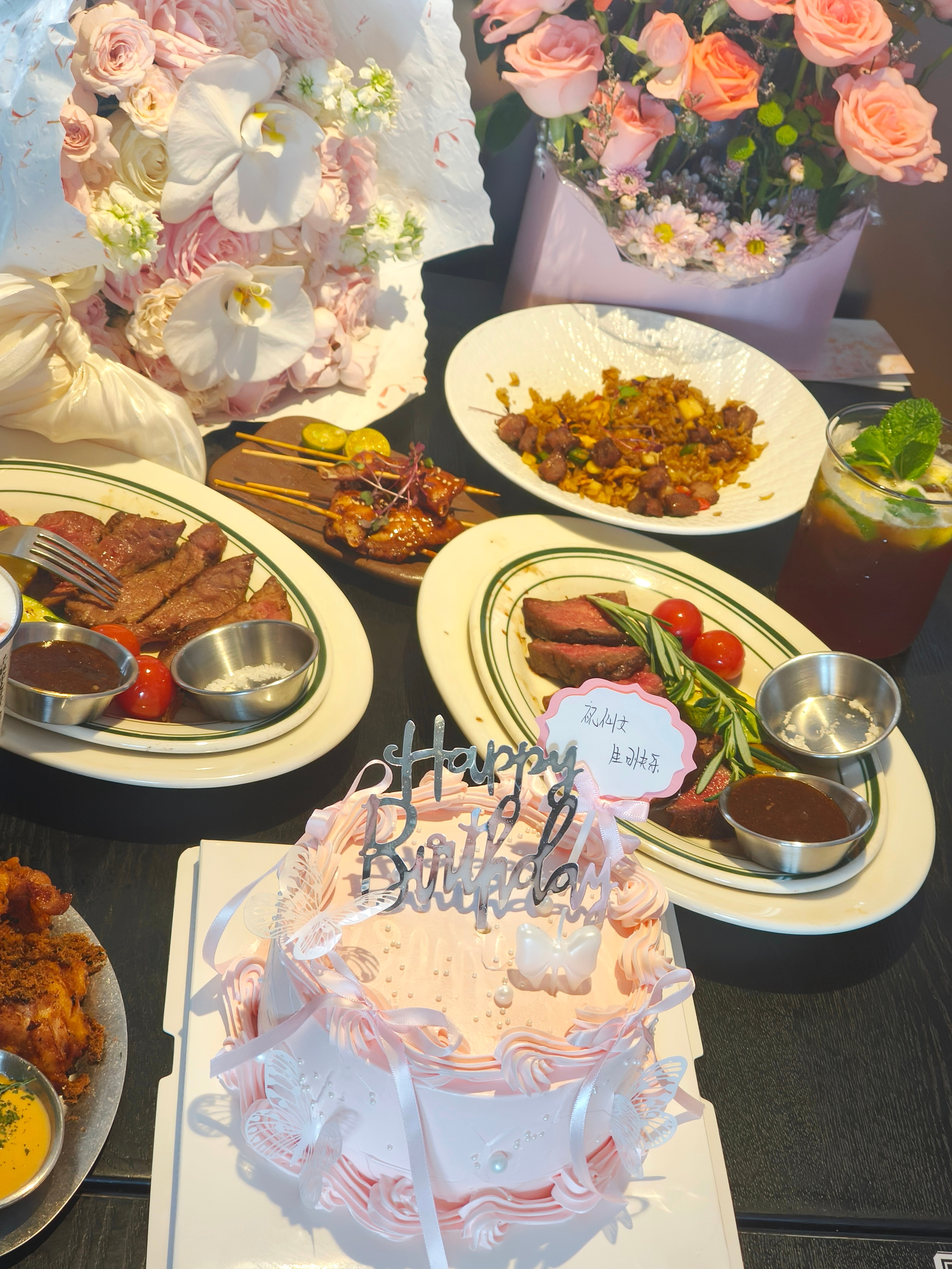 祝姐妹暴富变美，烦恼全消，快乐加倍，生日快乐呀🎂​​​