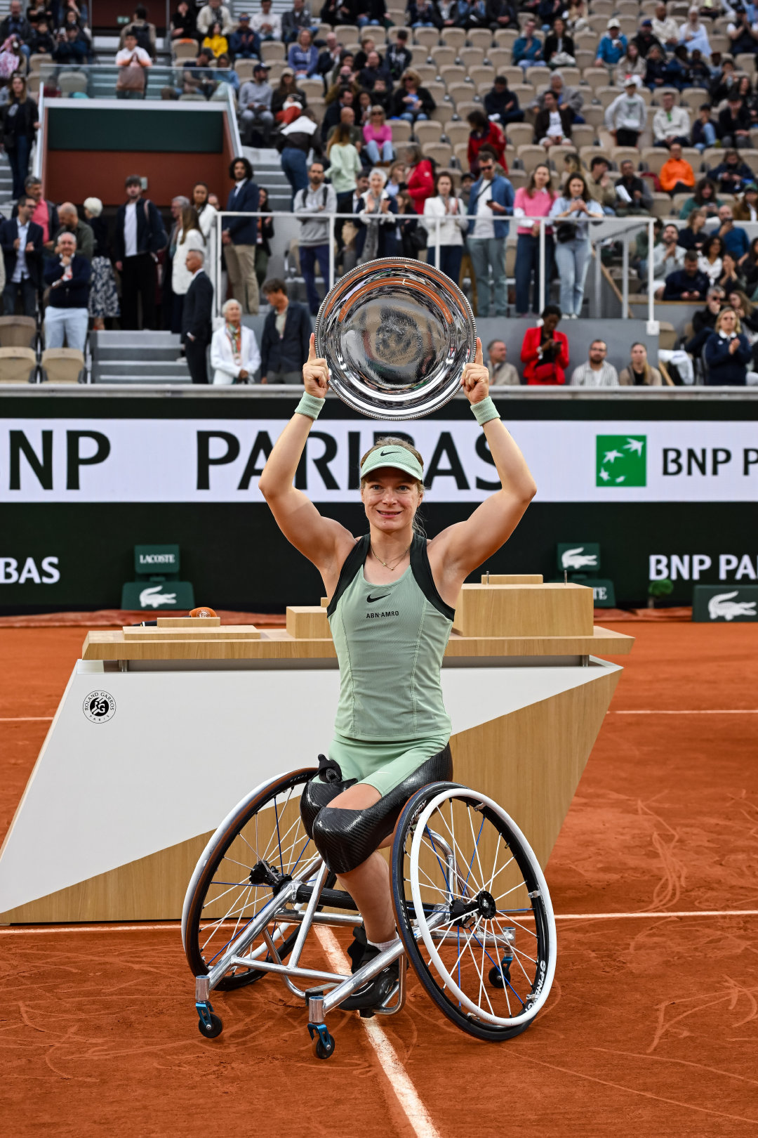 法网2026 冠军合集🐌🏆女单冠军：安德列娃男单冠军：兹维列夫女双冠军：西尼