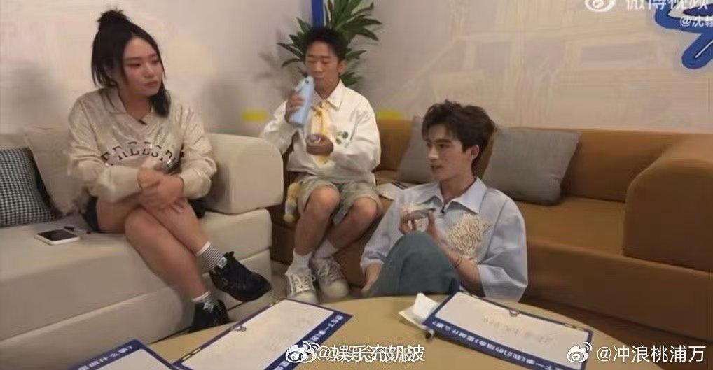 王星越王子奇是睡觉也能秒接的关系我们的宿舍 收官直播被这对兄弟暖到！王子奇睡梦中