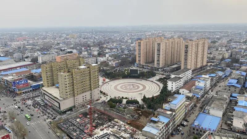 河南西平逃犯：50多岁还能跑哪去？可怜家中老母
这几天，河南西平发生的事儿，想必