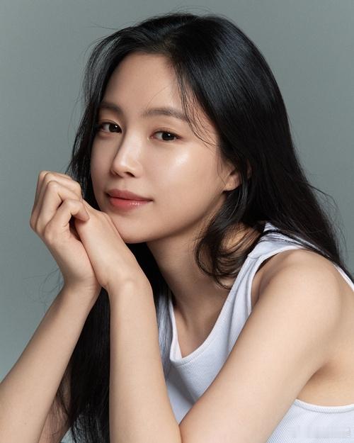 孙娜恩离开YG 据韩媒，孙娜恩与 J Wide 公司签订了专属合约。J Wide
