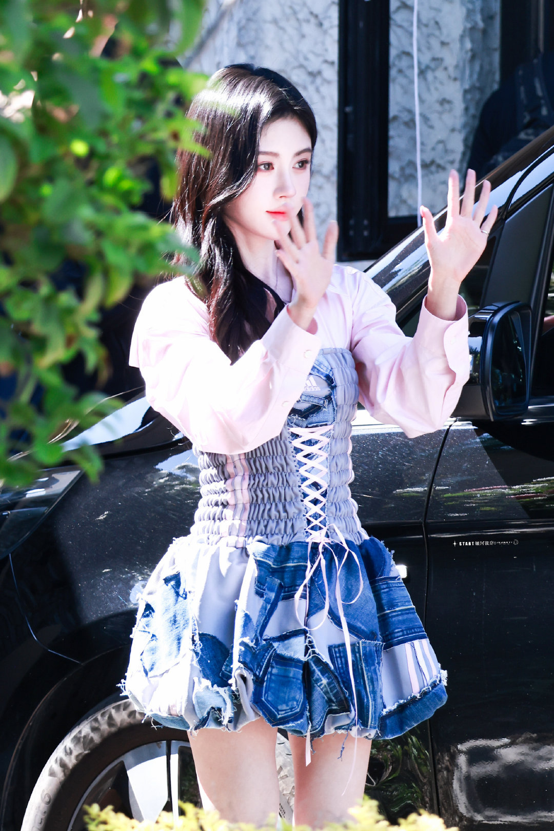 jjy鞠婧祎万花世界 jjy鞠婧祎苏绿夏 “玫瑰之所以是玫瑰，是风与光的眷顾，更