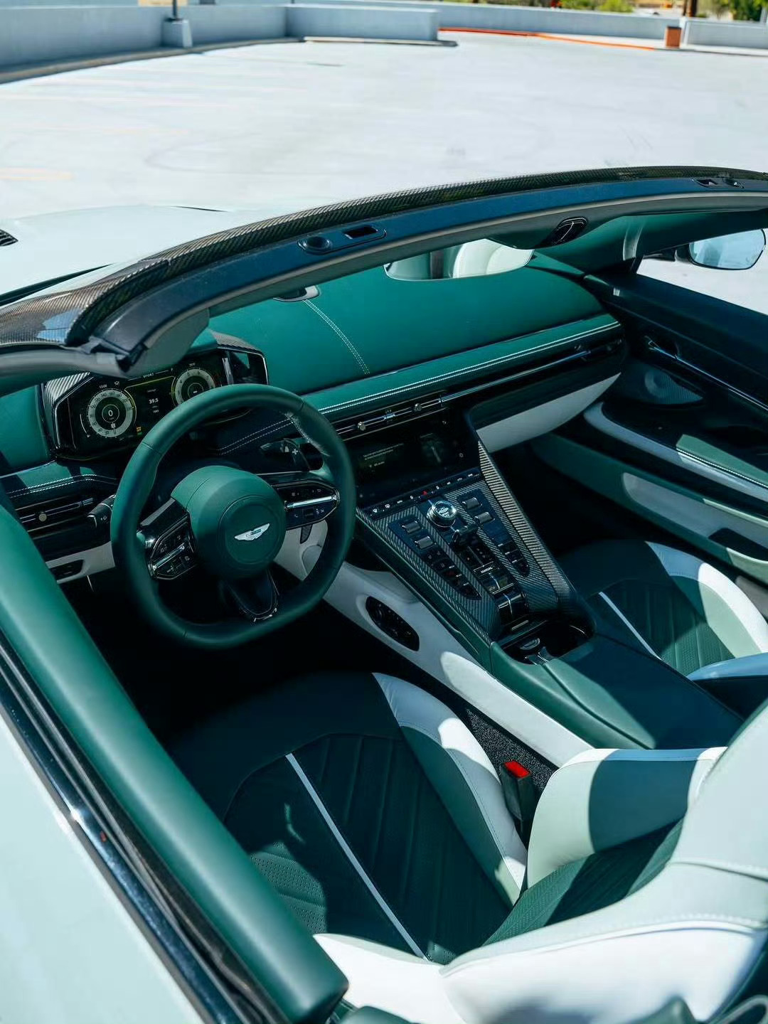 AstonMartin DB12 S Volante ｜阿斯顿马丁 