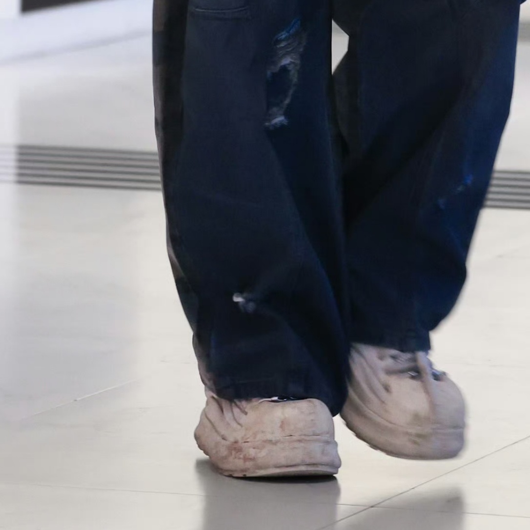 哎呦喂，不要批评我们萌萌的小呆瓜了呆呆嘟笨笨嘟看不清大家的真心了等下真的以为大家