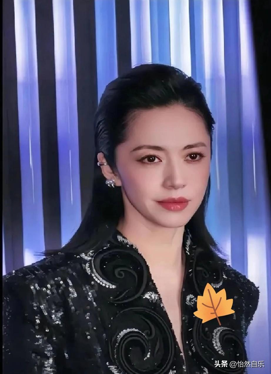 姚晨这次是真的撞枪口上了！

姚晨曹郁官宣离婚，
本想体面收尾，
奈何偏偏撞上了