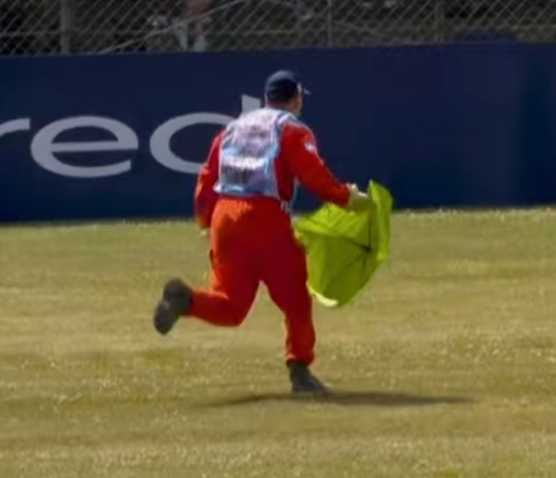 VSC出动，谁的伞飞下来了。。。F12026F1英国大奖赛