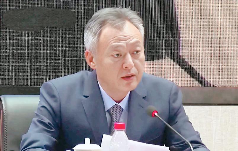 秦志戬宣布：孙颖莎、王楚钦五人自愿放弃2026亚锦赛选拔，国乒拿什么压制日本队？