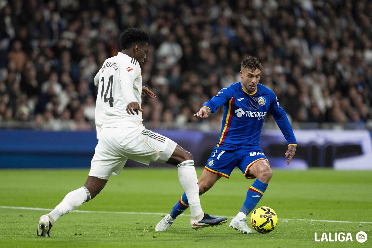 全场|皇家马德里 0-1 赫塔菲

13' 贡萨洛禁区内打门被扑。
⚽️39' 