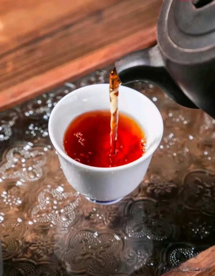 “海上生明月，天涯共此时。”

又是一年中秋至，
回首往昔，人生的旅途，有很多带