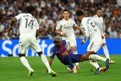 亚马尔准备购买皮克的豪宅 价值约1400万欧元据西班牙《国家报》报道，巴塞罗那1