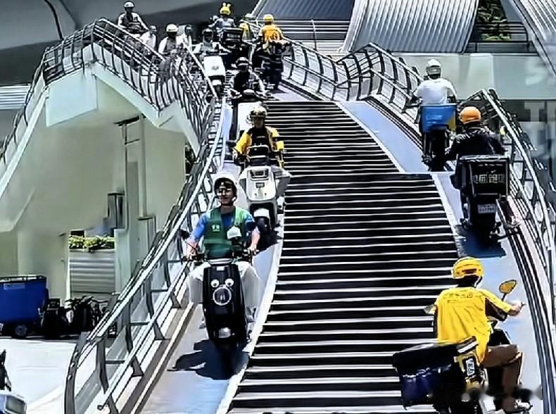 自己砸断手指骗保32万！穷能当违法理由？

 
看到个新闻真是又震惊又唏嘘！5个