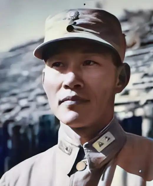 1936年，税警总团长黄杰请张佛千帮忙，说：“我的六个团，有两个团长不大服管，一
