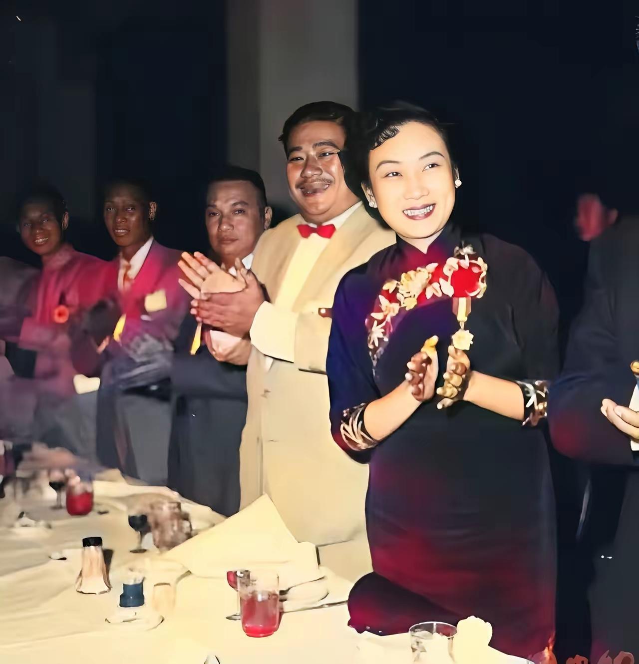 王铎：胡蝶到台湾为蒋总统祝寿
这个时候的胡蝶，还是很摩登的。