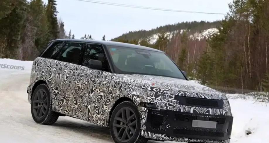 揽胜运动版中期改款曝光，纯电版同步来袭豪华运动SUV圈要有新成员了，第三代路虎揽